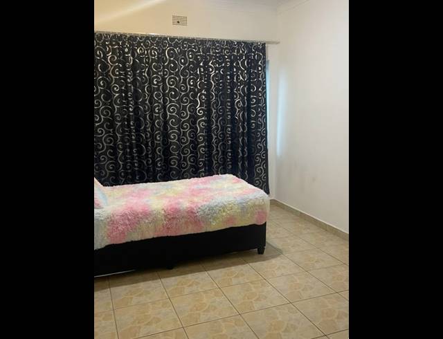 1 BEDROOM FLAT FOR SALE IN MEYERTON CENTRAL